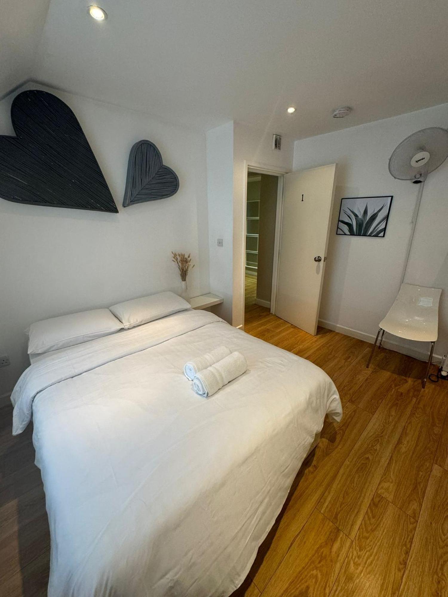 Sleep 8 In The Heart Of Hy4 Apartamento *